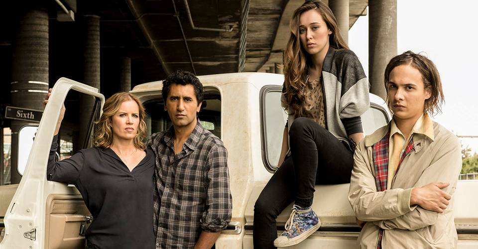 Fear the Walking Dead Showrunner Steps Down to EP Fear the Walking Dead Showrunner Steps Down to EP